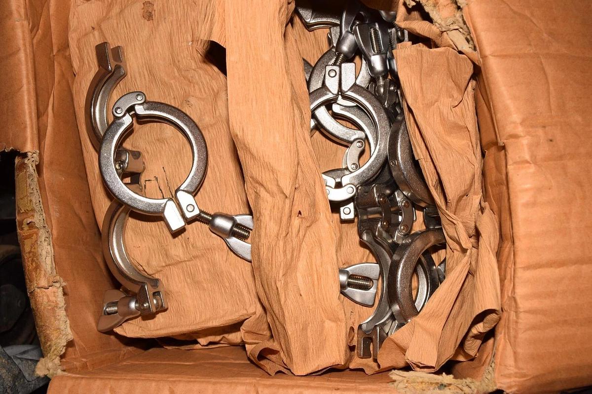 (NEW - Box of 85) TOYO 13MHHM 2" Stainless Steel Sanitary Clamp Fitting