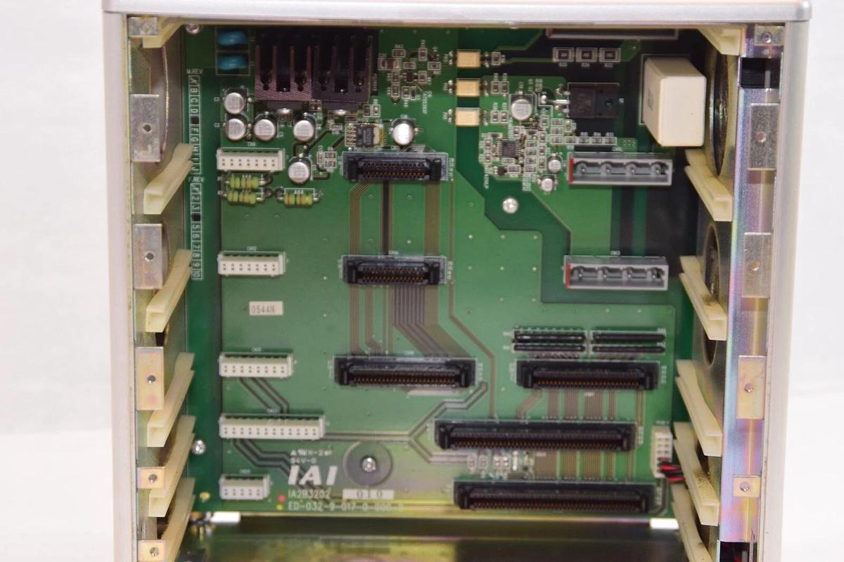 Used IAI Rack Chassis IA2B3202 XSEL-J-2-200I-200I-DV-EEE-0-2 Super Sel 2