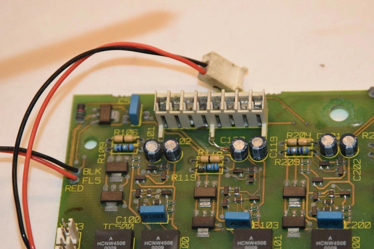 Used SIEMENS G85139-H1751-A842 / G85139H1751A842 - AS IS