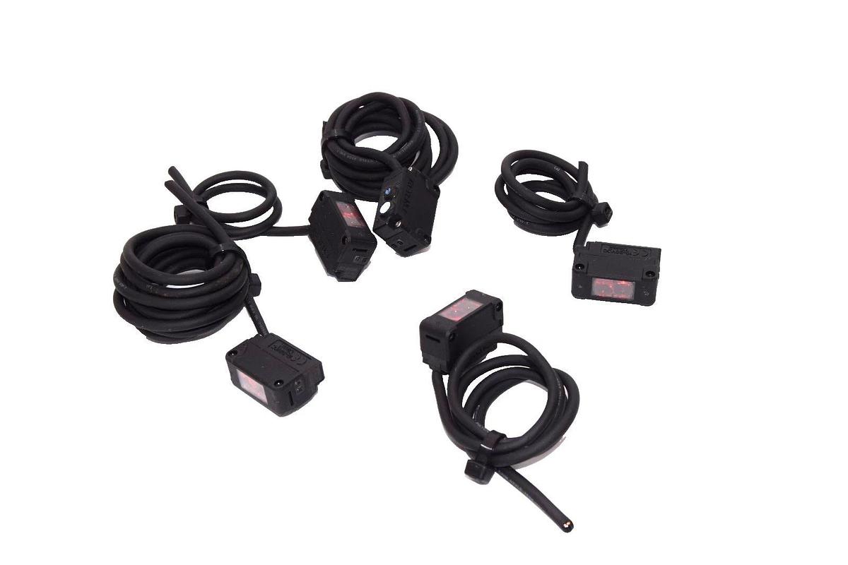 Used Keyence PZ-G101N , PZG101N 10-30Vdc Photoelectric Sensor - Lot of 5