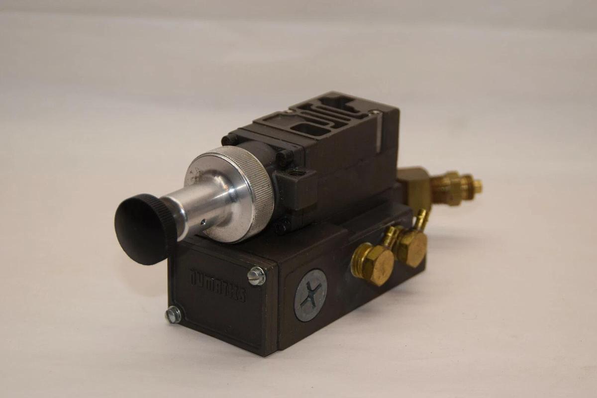 Used NEUMATICS 082RS131O034L Solenoid Valve