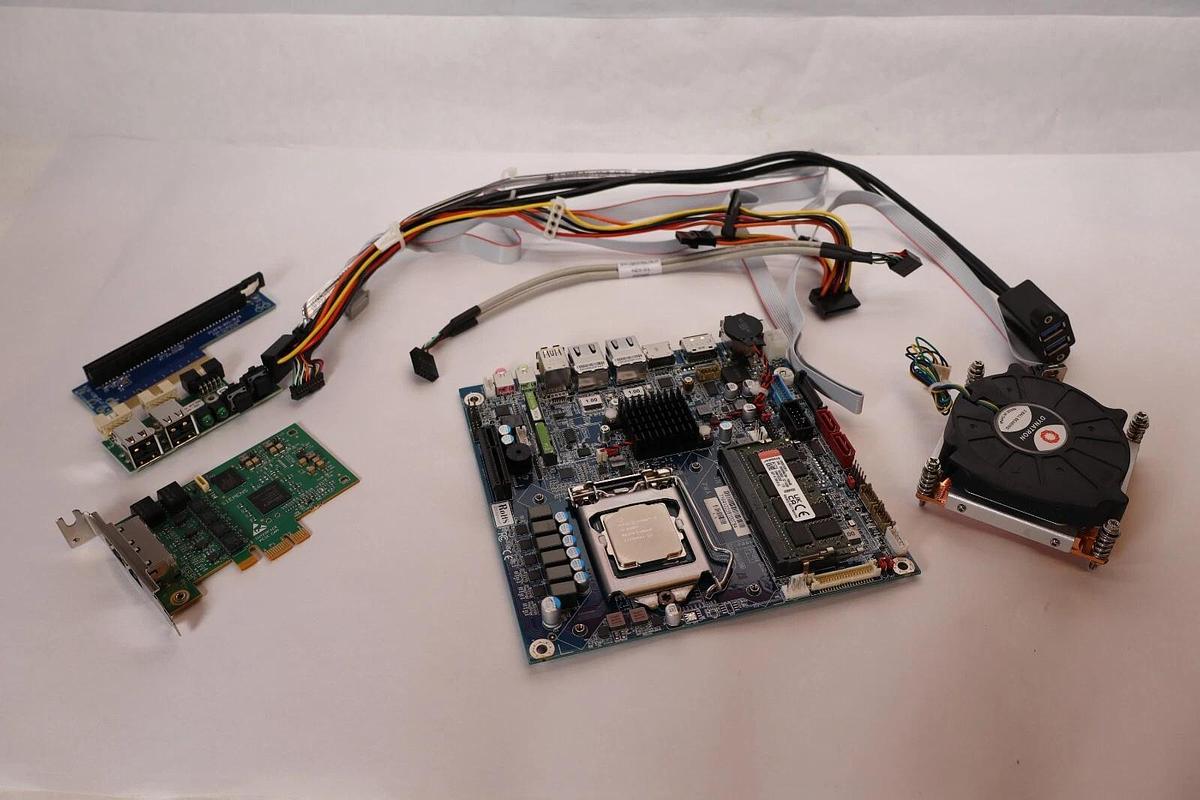 Used SIEMENS / FOXCONN PWA: 1.1 , PEXP16-RX1 , PCIE CAN , KVR26S19D8/16 Motherboard