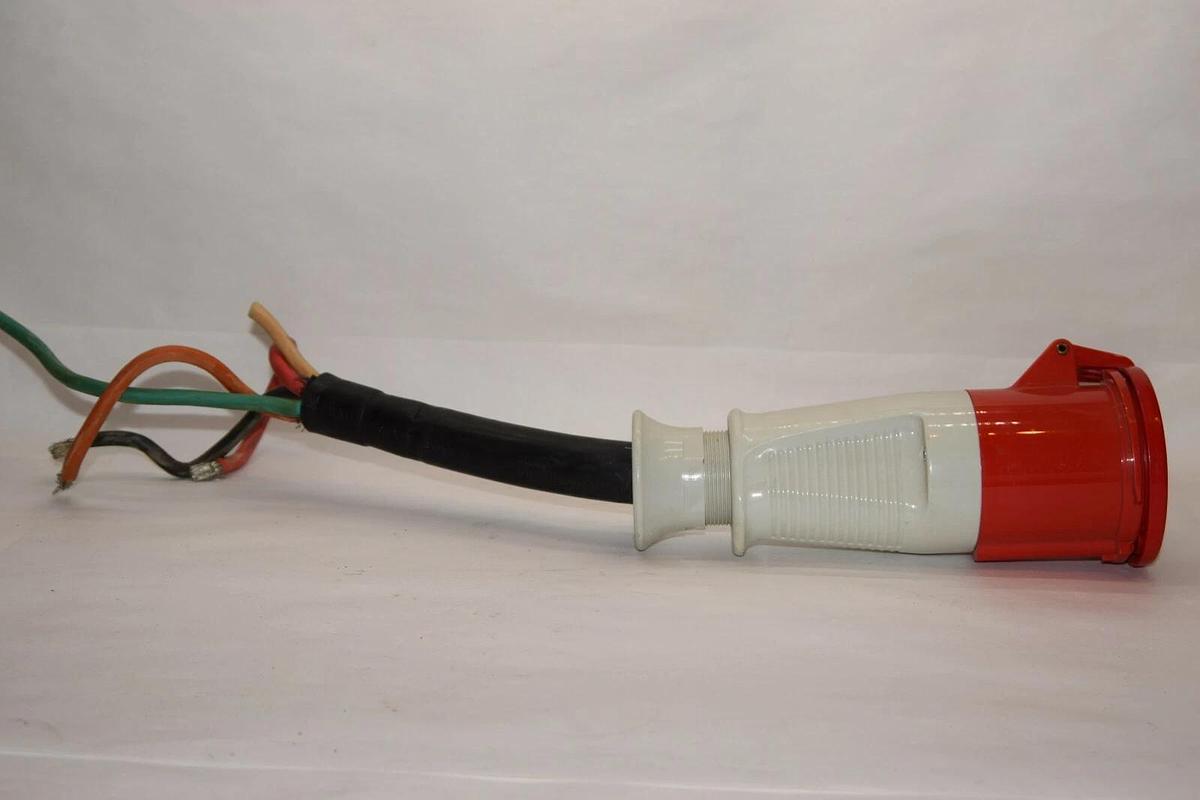 Used WALTHER 361 63A-6h 63A 400V Female Plug Receptacle