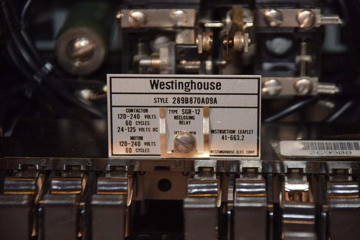 Used WESTINGHOUSE 289B870A09A 120-24V 60Cy Type SGR-12 Reclosing Relay