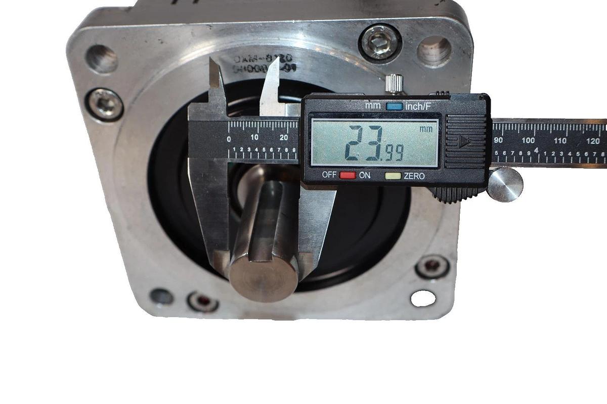 Used Emerson Brushless Servo Motor DXM-6120 960084-01 A3 240V 16A Amp 3000RPM 4.25HP