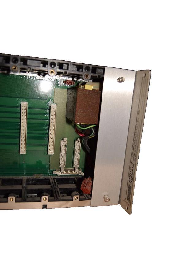 Used Bently Nevada 3300/05-24-00-00 10-Slot Rack Chassis 330005240000