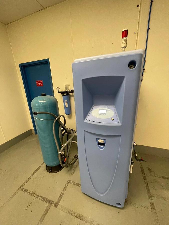 Used ELGA CN200RDM1-115-US Centra R-200 Packaged Central Laboratory Water Purifier