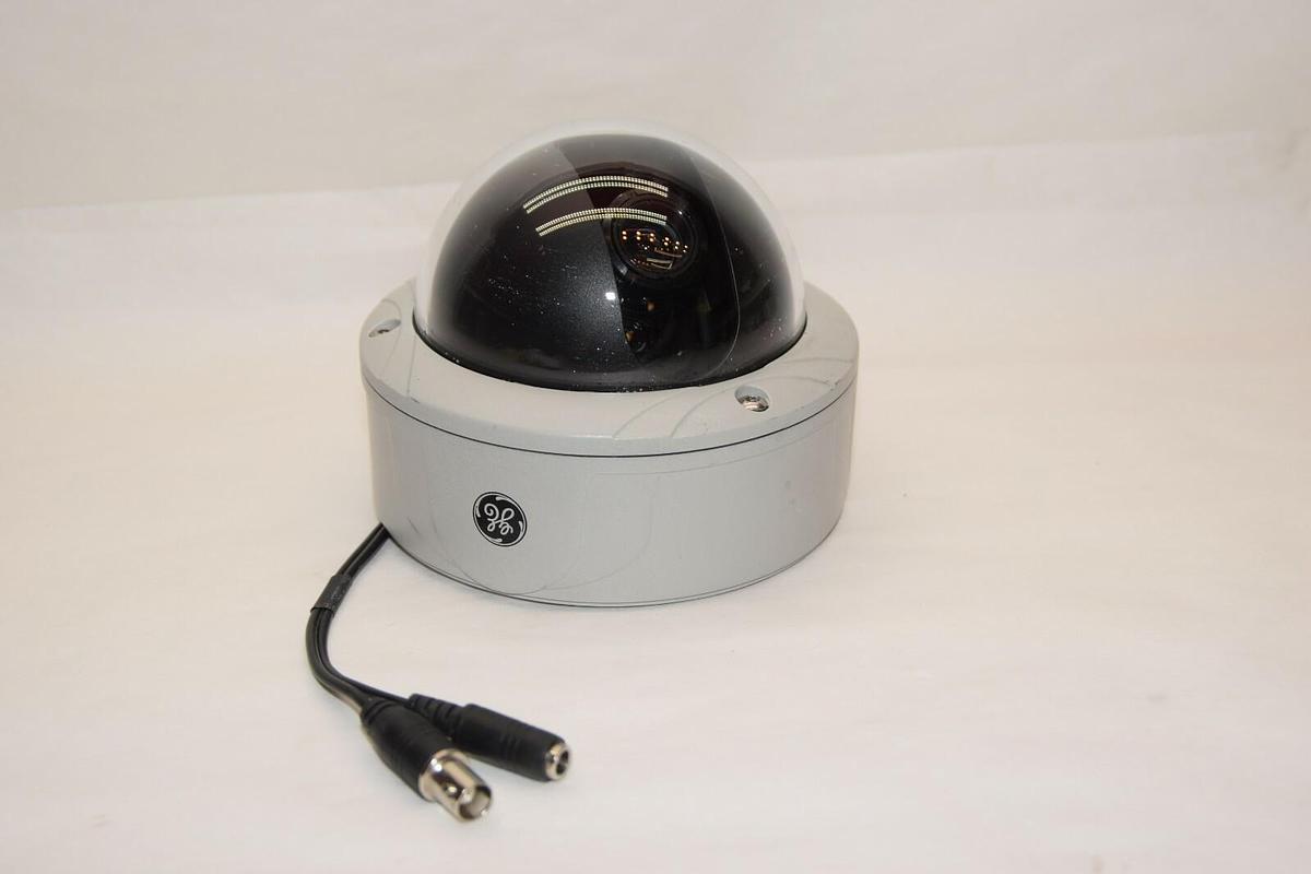 Used GE GENERAL ELECTRIC UVD-XP3DNR-VA9 1/3" Color 9-22mm Rugged Dome Camera