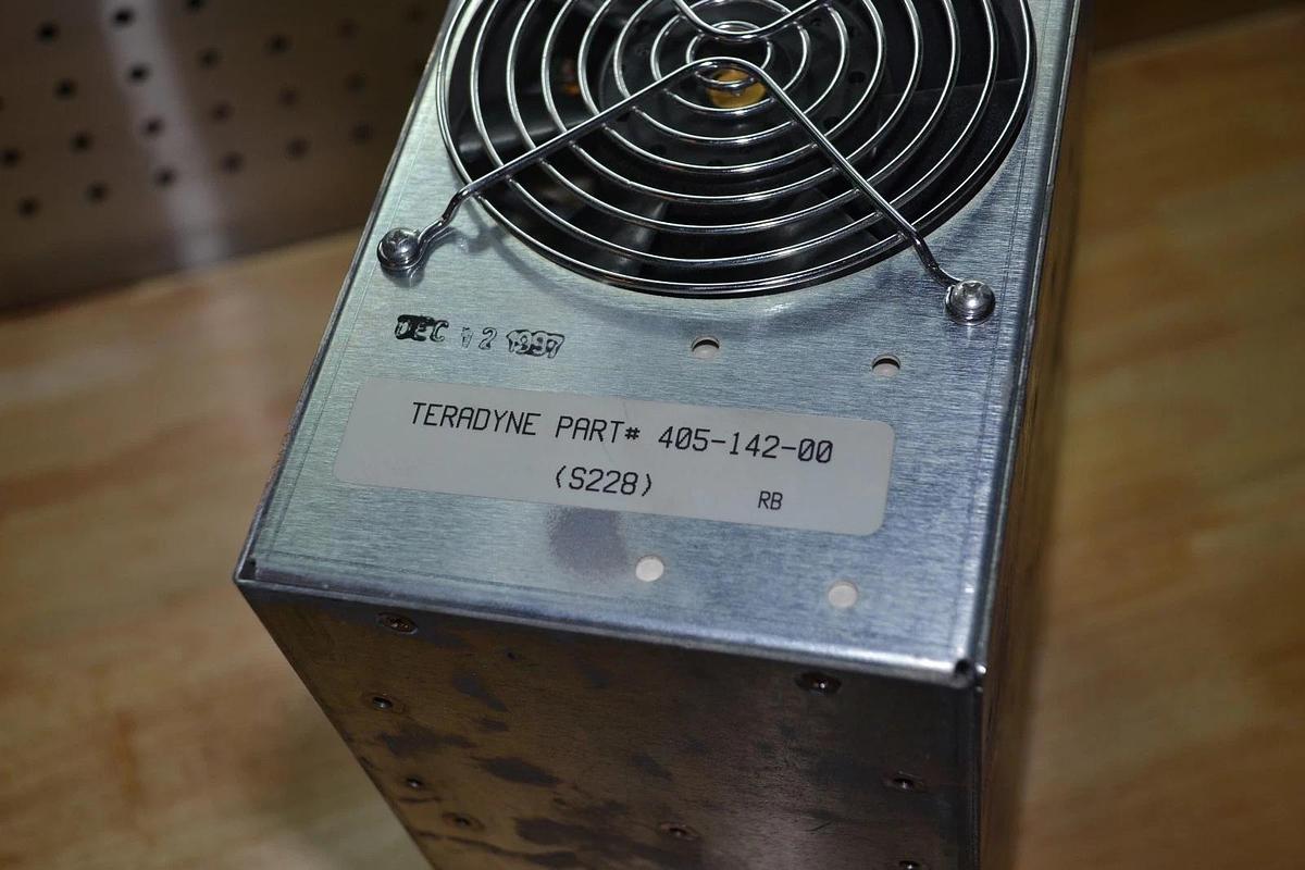 Used Power One DC Power Supply HPM5E2E2KS228 230v