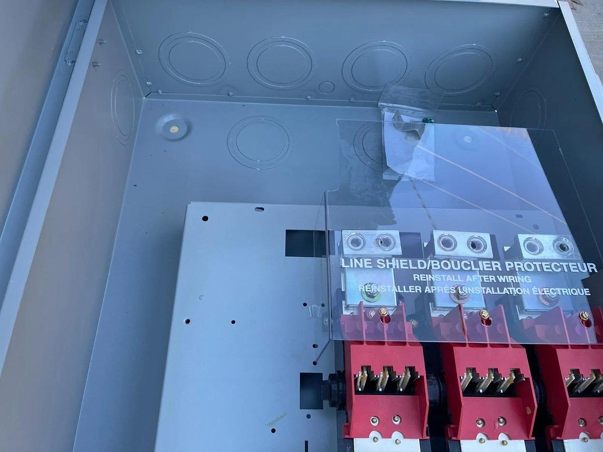 Eaton DH326NGK5 B 600 Amp 600A Heavy Duty Safety Switch 120/240v 4w Type 1 (NEW)