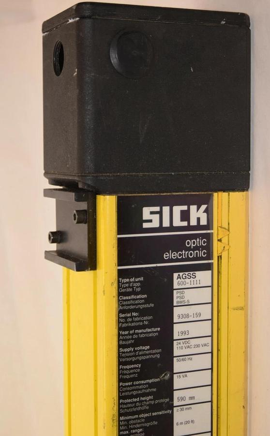 Used SICK Light Curtain AGSS 600-1111 590mm 50/60Hz AGSS600-1111