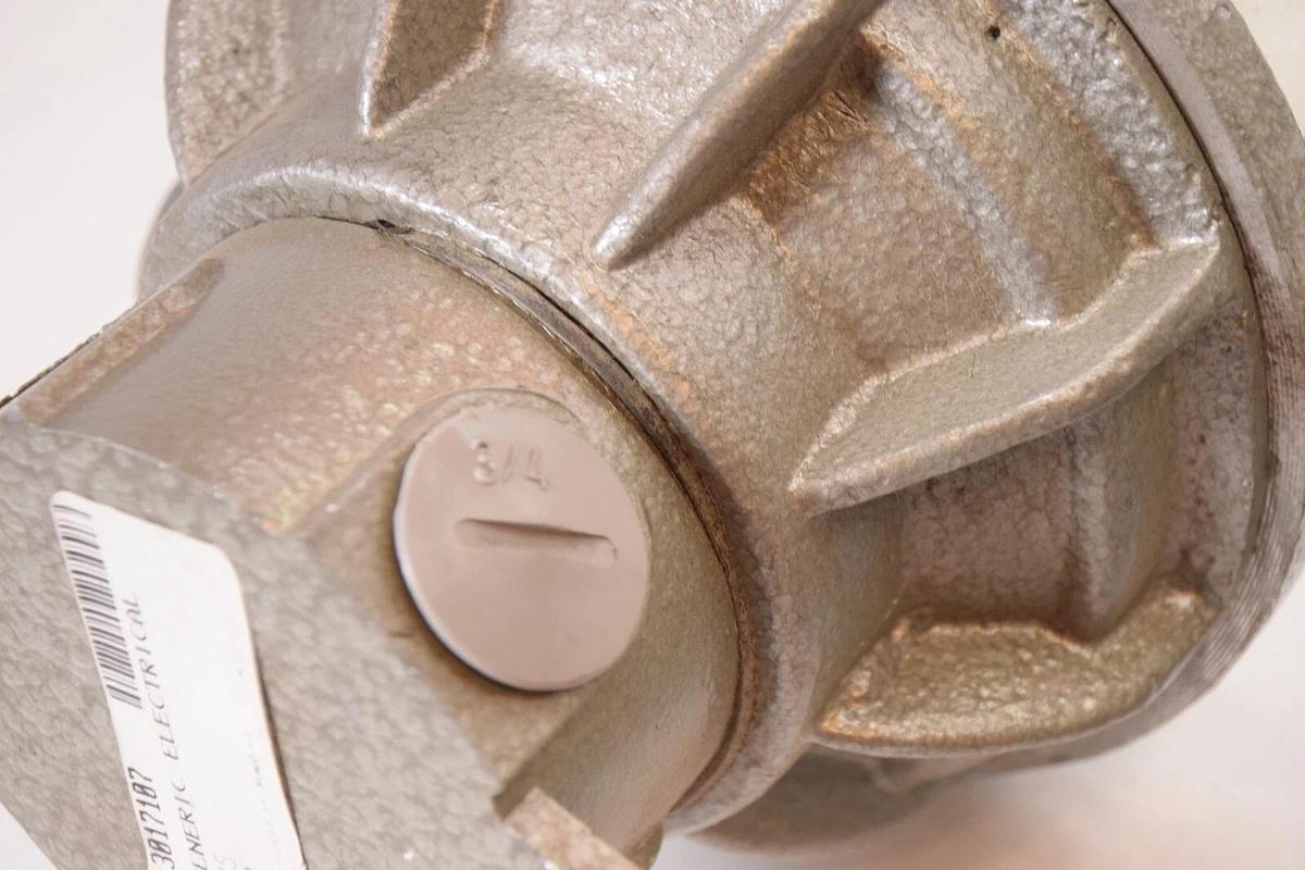 Used (NEW - Lot of 2) GE GENERAL ELECTRIC Y-15 , Y15 , 3017111 REM Light Fixture