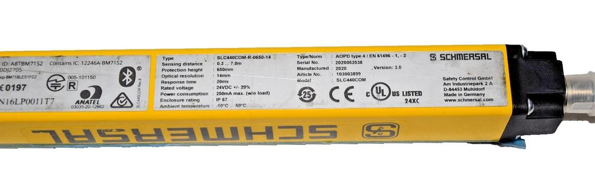 Schmersal Safety Light Curtain SLC440COM-R-0650-14 Receiver (New)
