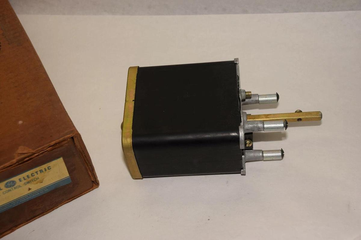 GE General Electric 1 Aux Control Switch 16SB1DB232SUS4Y NEW