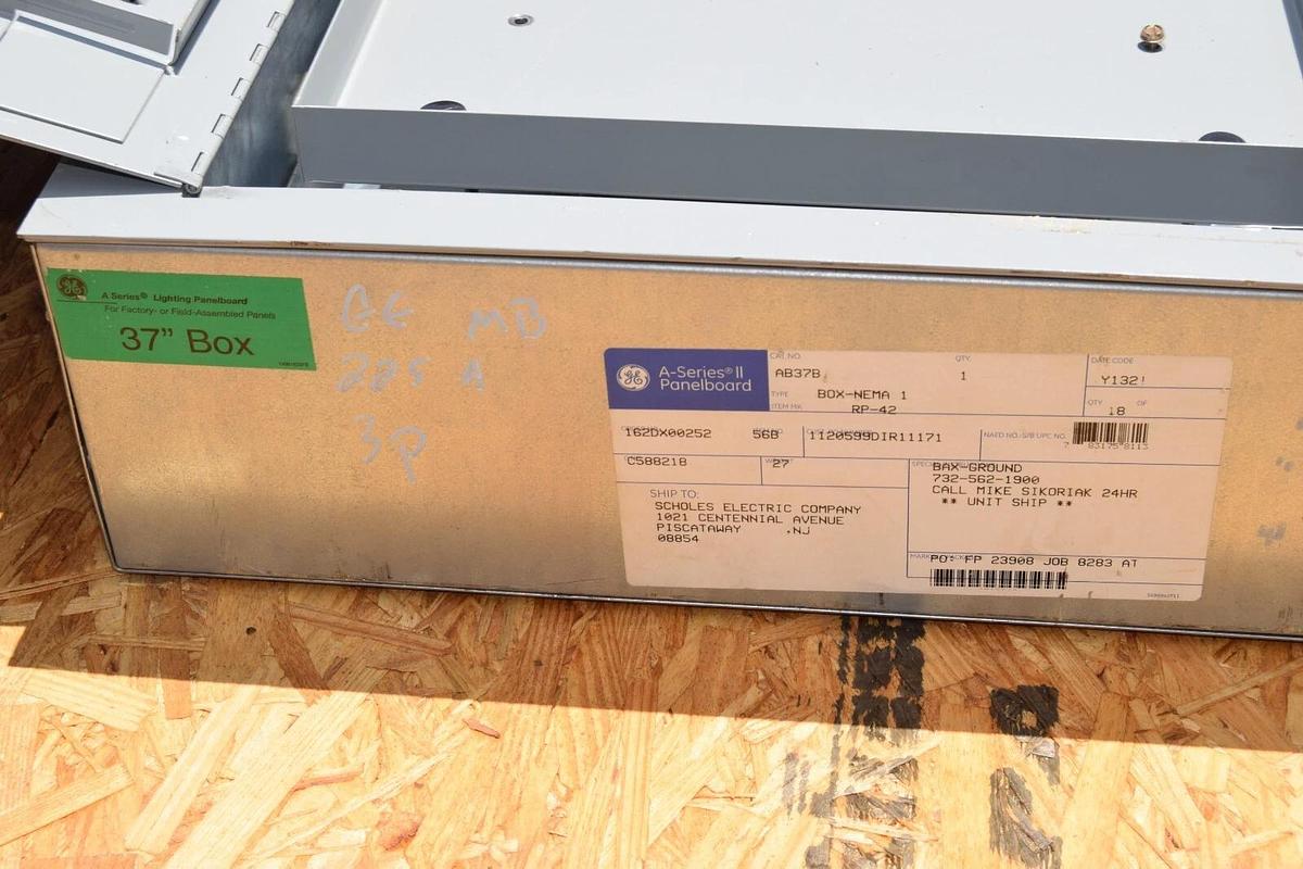 Used General Electric GE A-Series II Panelboard Panel AQF3424JBX 400A 208y/120 3ph 4w