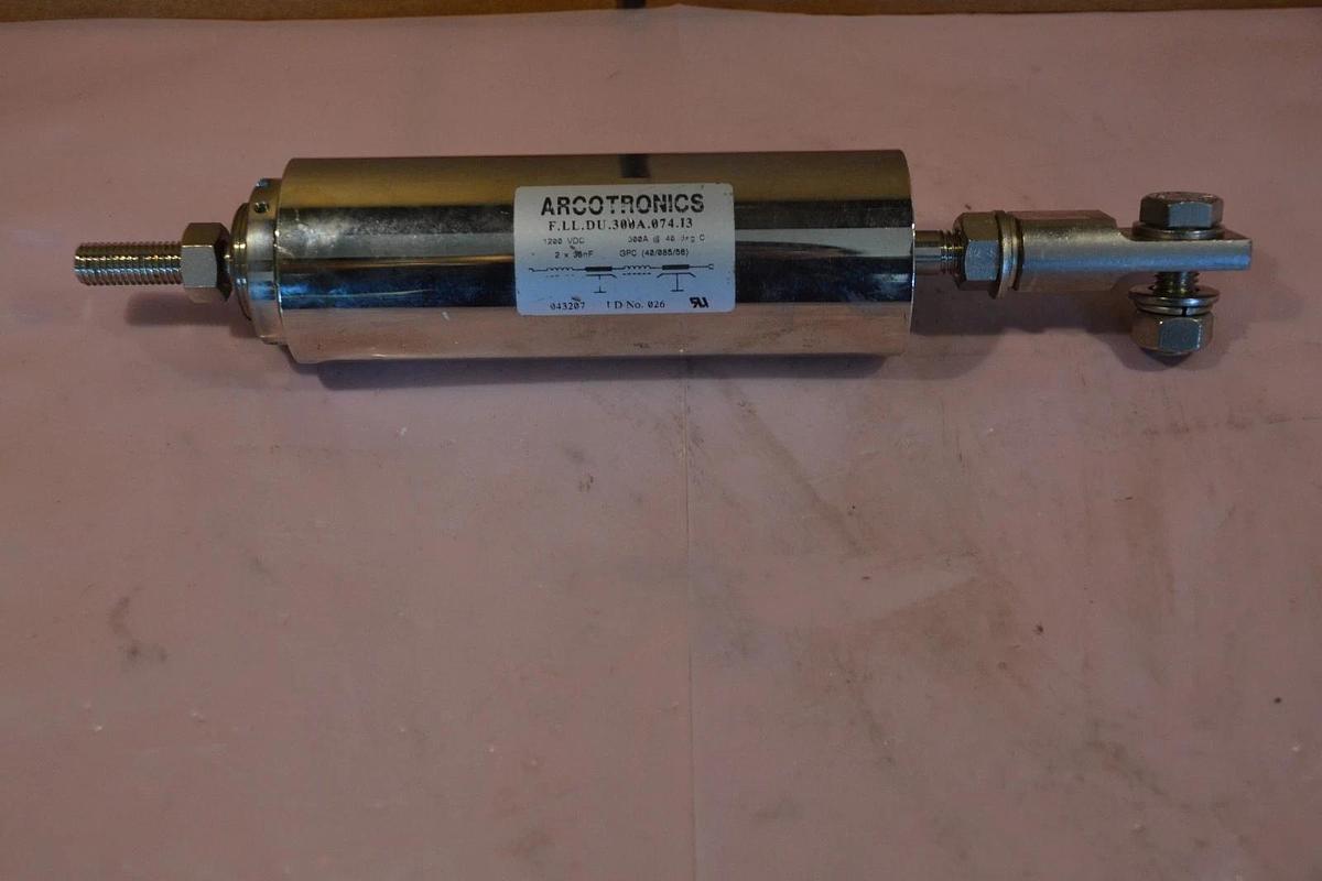Used ARCOTRONICS F.LL.DU.300A.074.I3 04307 1200VDC 300A@40C 2x35nF RESISTOR