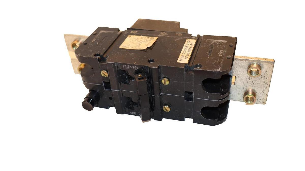 Used Heinemann 300A 300 Amp Circuit Breaker GJ1P-Z4-2-U 65VDC