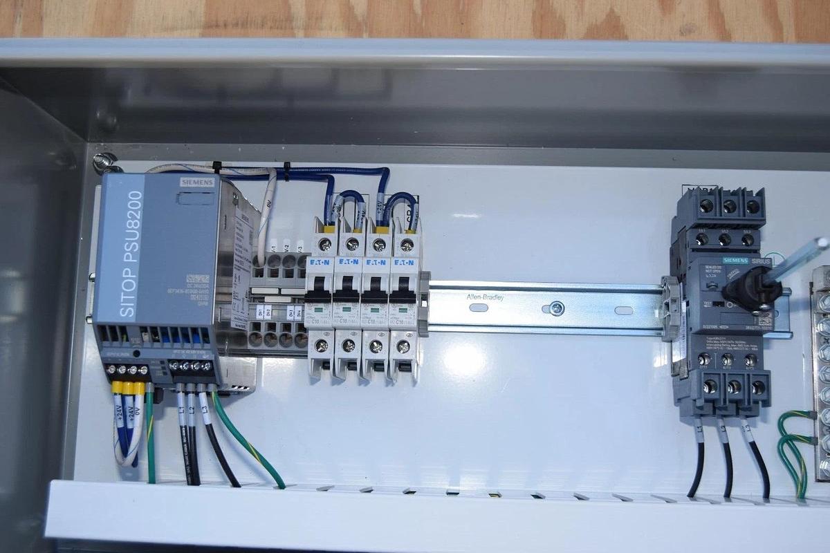 HOFFMAN CSD12248 Enclosure w/ 24v Power Supply 20A Disconnect 480v 3RV2711-1DD10