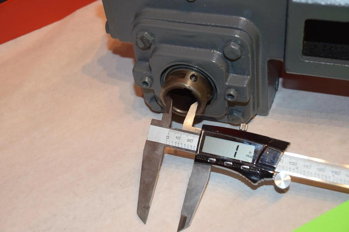 NEW WINSMITH 917CDSNB 917CDSB500X0C1 15 RATIO, 89 HP, 1750 RPM SPEED REDUCER