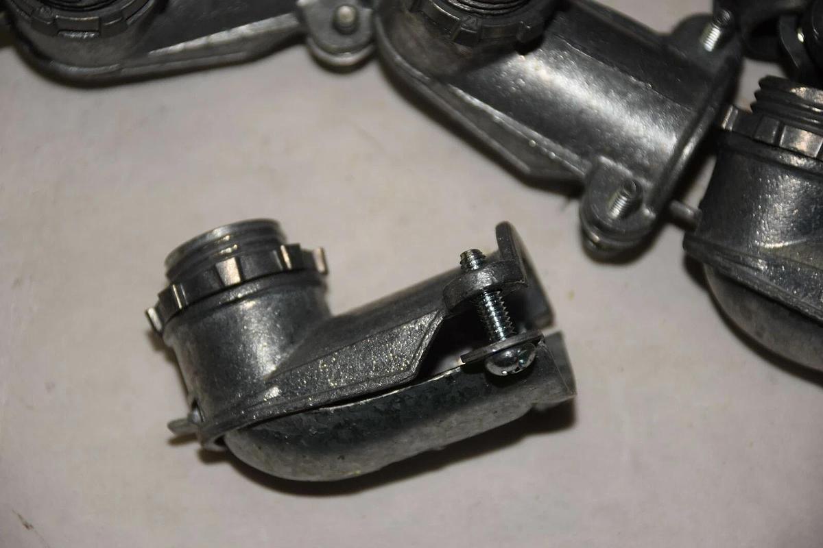 (LOT OF 45) APPLETON 1/2" 90 DEGREE ARMORED FLEXIBLE CABLE END NEW