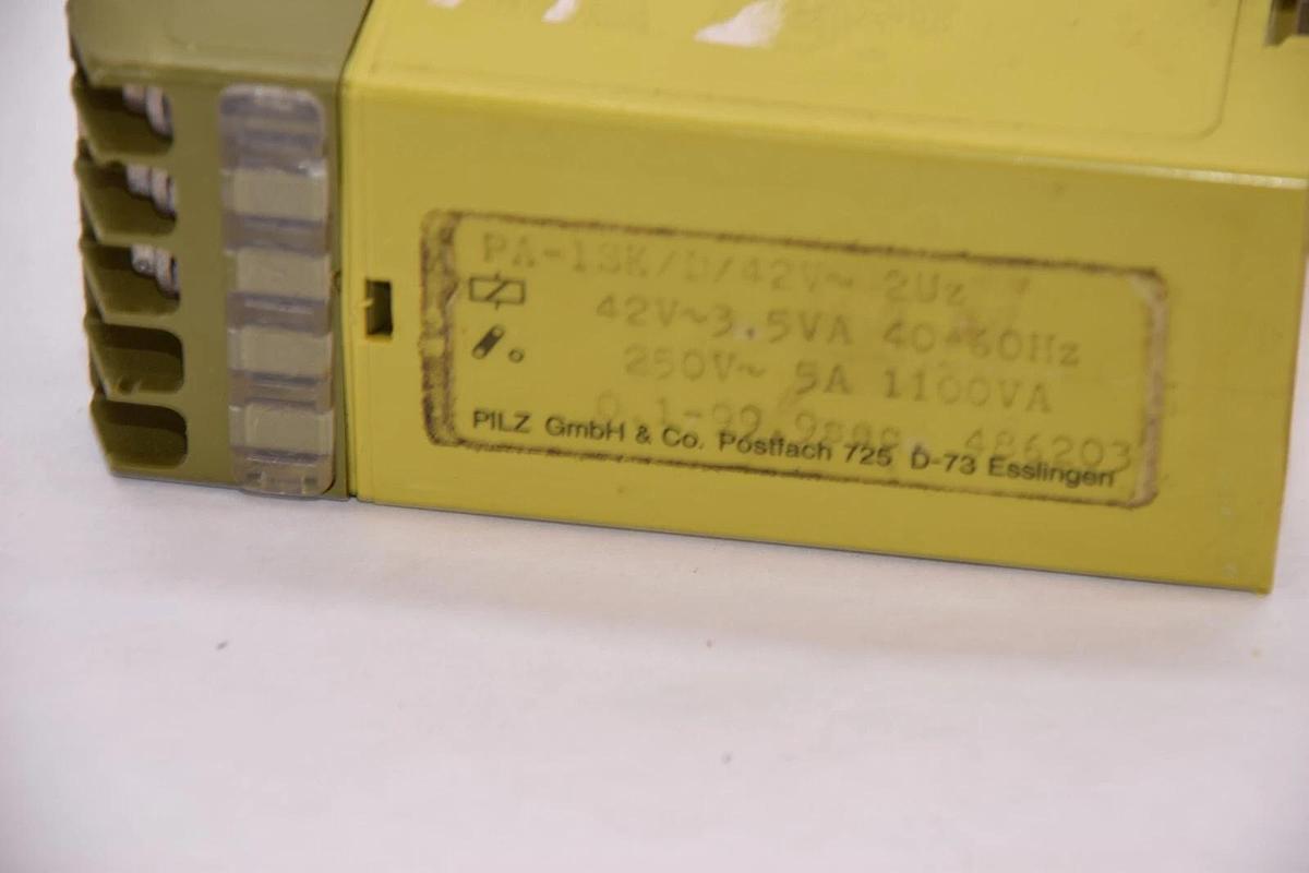 Used PILZ PA-1SK/D/42V/2UZ 250V 5A 1100VA 40-60Hz Safety Relay Counter