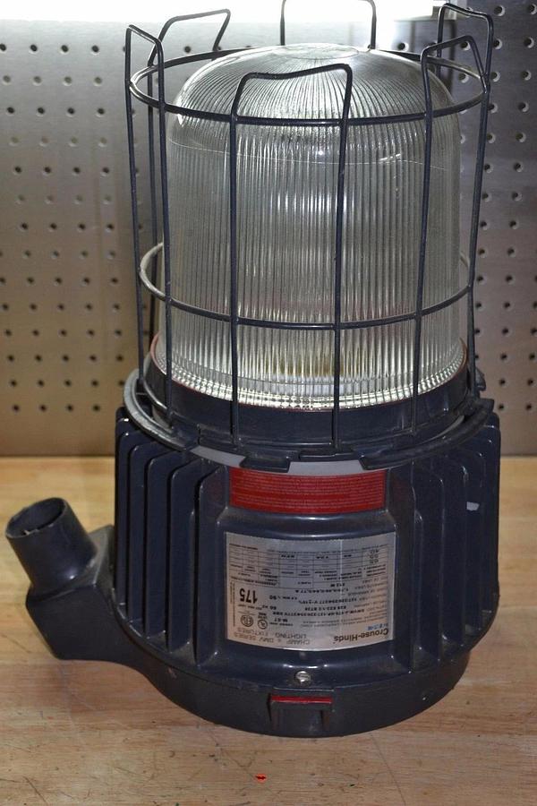 Used Crouse-Hinds Champ DMV Lighting DMVM-J-175-GP-127/200/254/277V DBR HAZARDOUS LOC