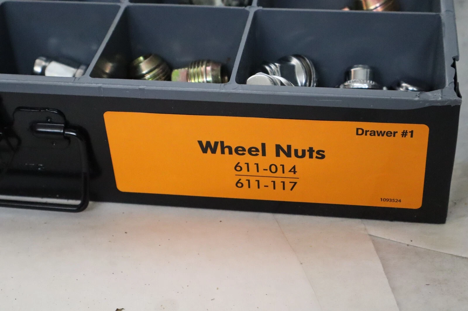 DORMAN Lug nut 110517-1 110517-2 Autograde Wheel Nuts Assortment (NEW 2 Drawer)