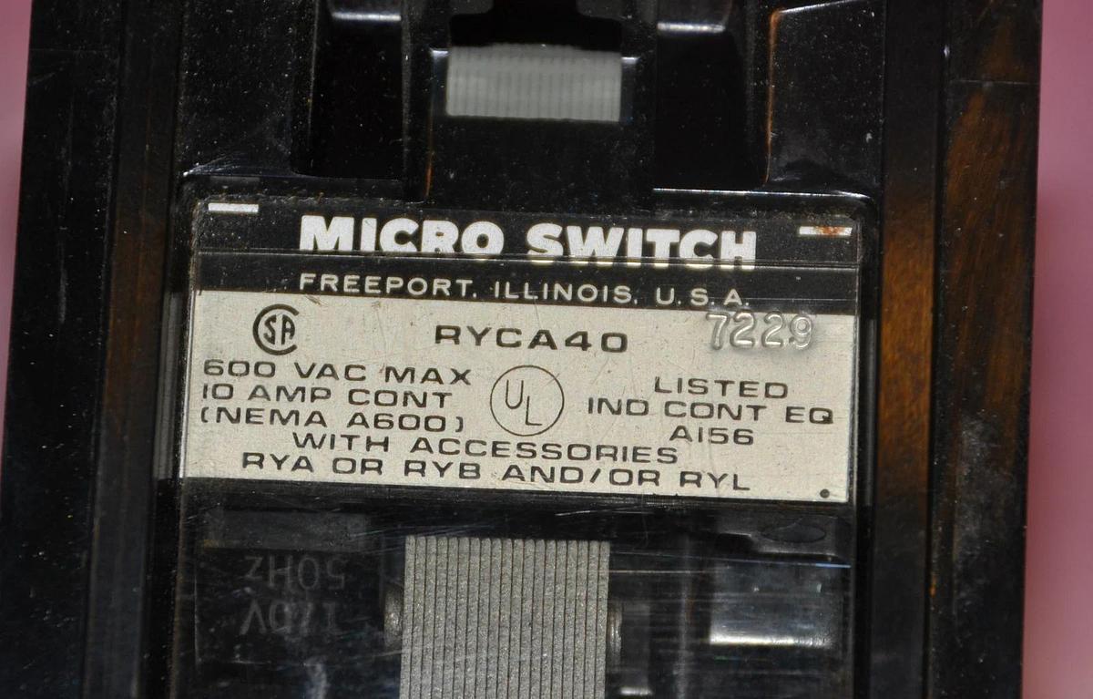 Used MICRO SWITCH RELAY RYCA40 600 VAC 10 AMP A 10A