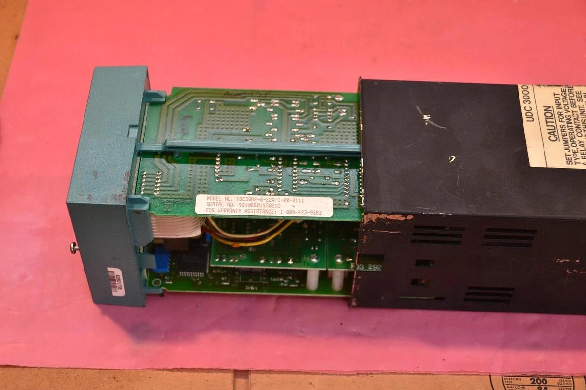 Used HONEYWELL CONTROLLER MODULE YDC3002-0-22A-1-00-0111 UDC3000
