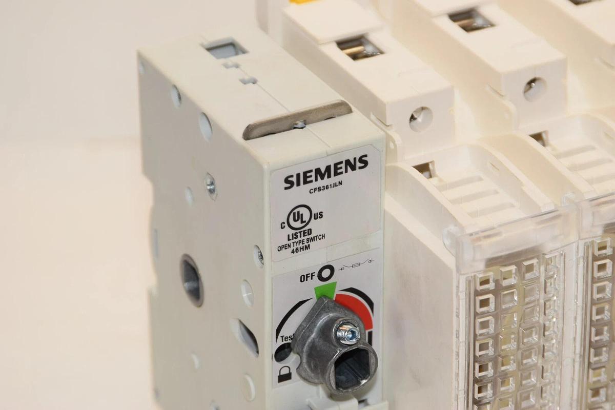 SIEMENS CFS361JLN 30A 600V 3ph 250V Fusible Disconnect Switch (New)