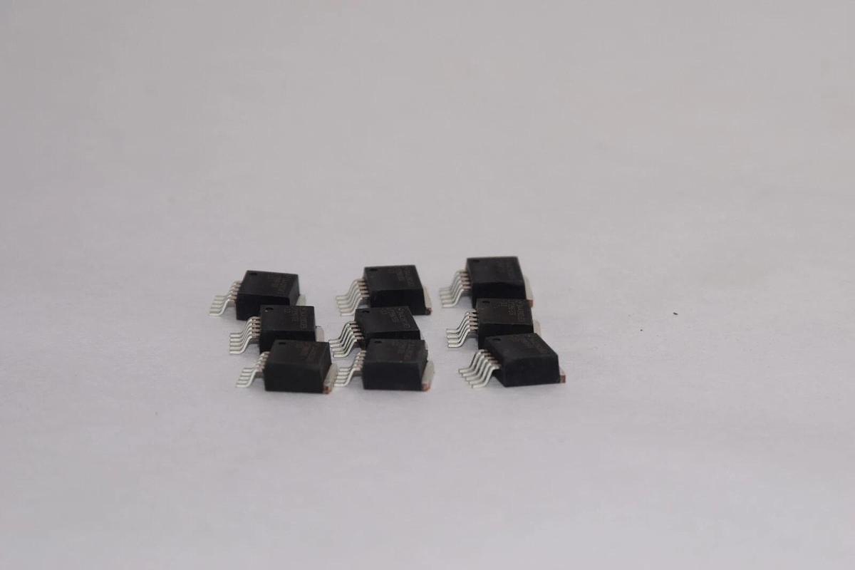 (NEW - Lot of 9) NATIONAL LP3961ES 34A39CUE3 10-Pin Integrated Circuit