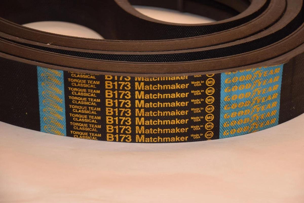 (NEW) GOODYEAR B173 3-Rib Matchmaker V-Belt 3-B173 B173/3 3/B173 USA