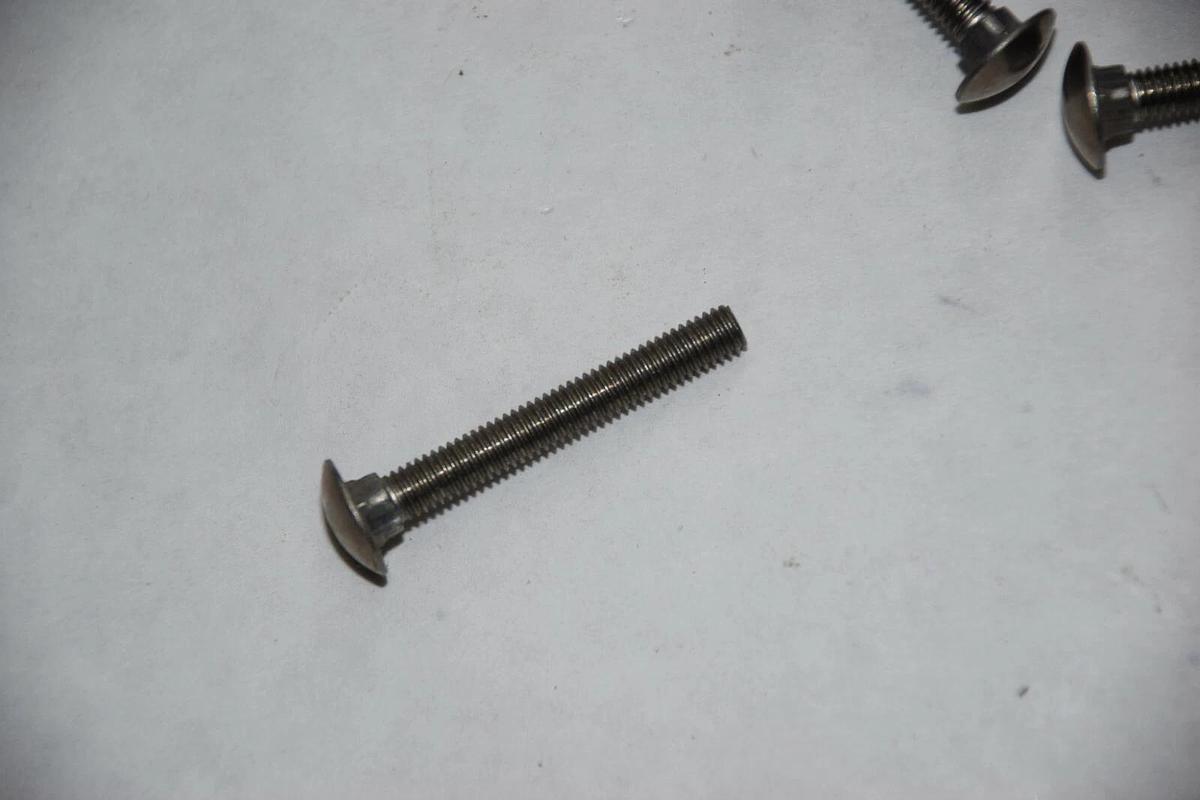 (Lot of 100) Alliance Fastener STAINLESS STEEL 10-32 1-1/2" CARRIAGE BOLT SS