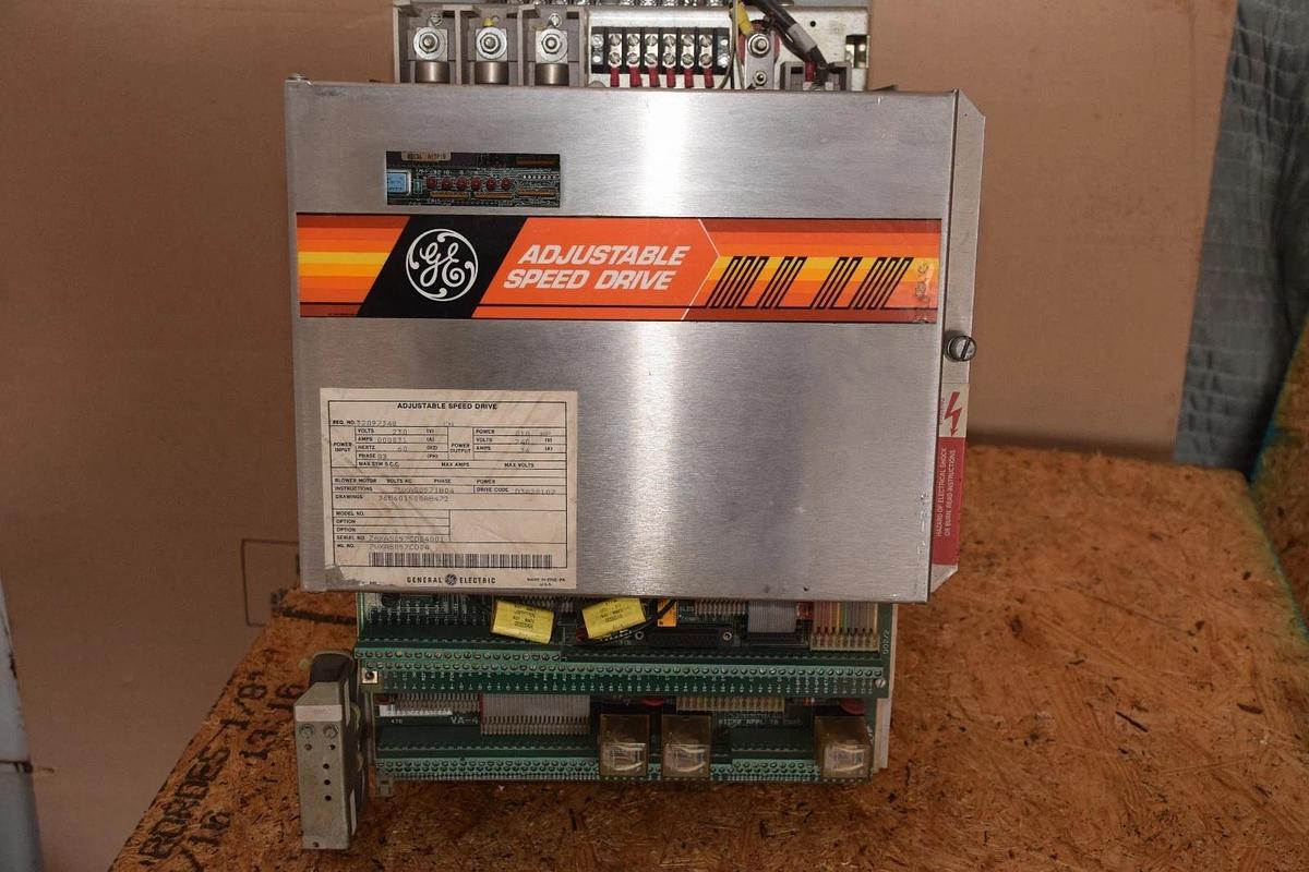 Used GE GENERAL ELECTRIC DC-300 Adjustable speed drive 10HP 10 HP 7VXAS057CD04