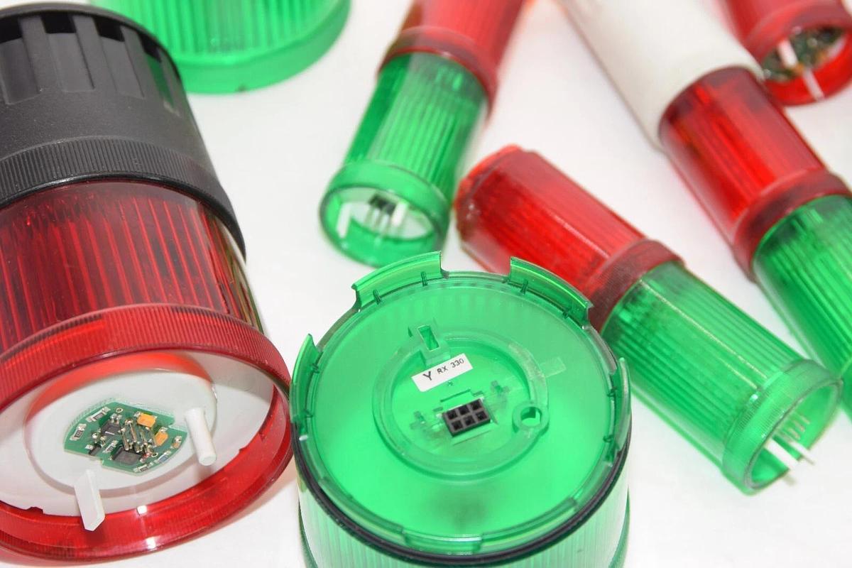 Used (LOT) CUTLER HAMMER RX 330 , BX 937 , DZ 746 Red/Green/Orange LCD Stack Light