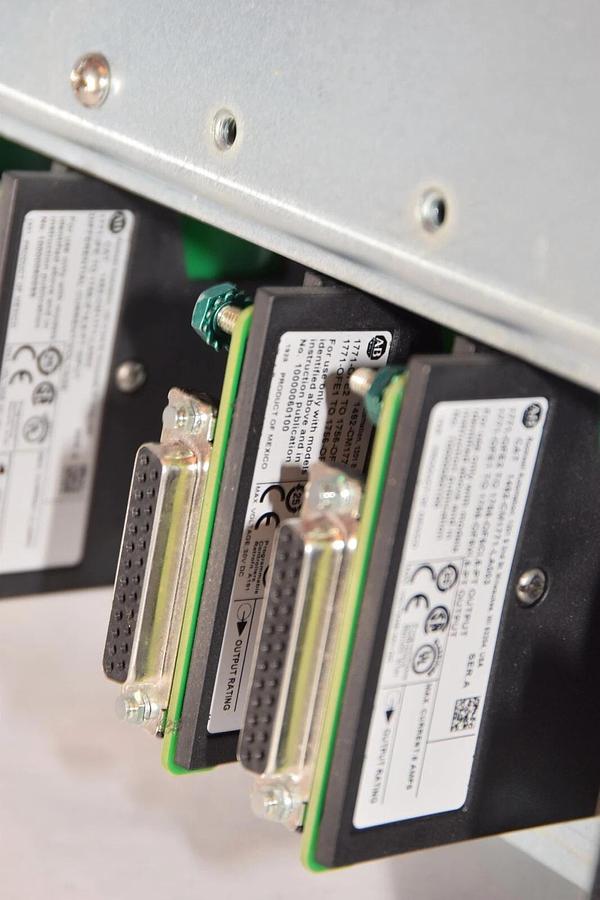 Used ALLEN BRADLEY 1492-MUA3-A10-A13 Conversion Mounting Assembly