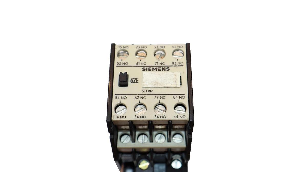 Used Siemens 3TH82 62-0A , 3TH8262-0A 220V 50/60Hz Contactor (Lot of 5)