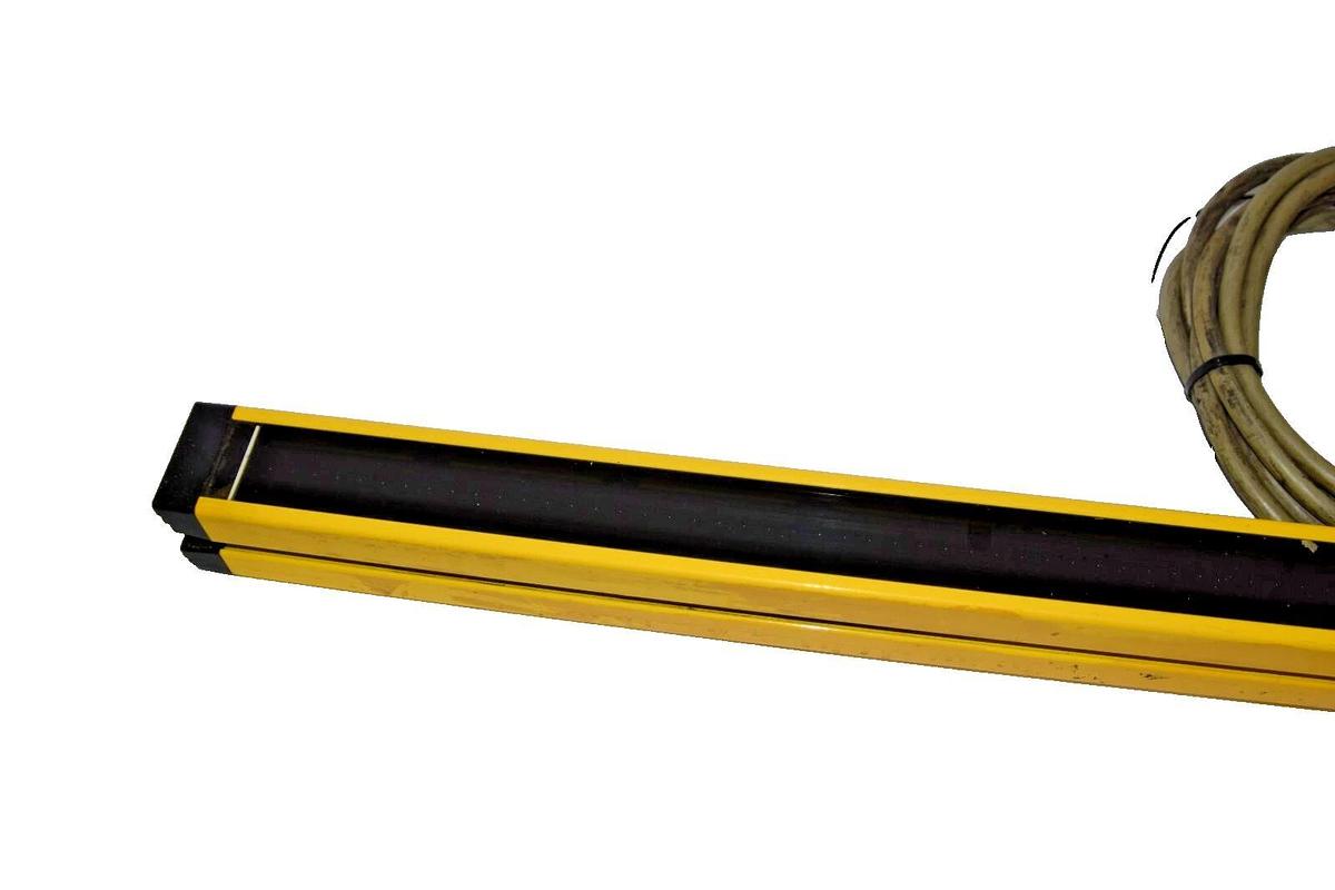 Used PEPPERL + FUCHS Visolux SLC14-600-R/31 417882 Photo Safety Sensor