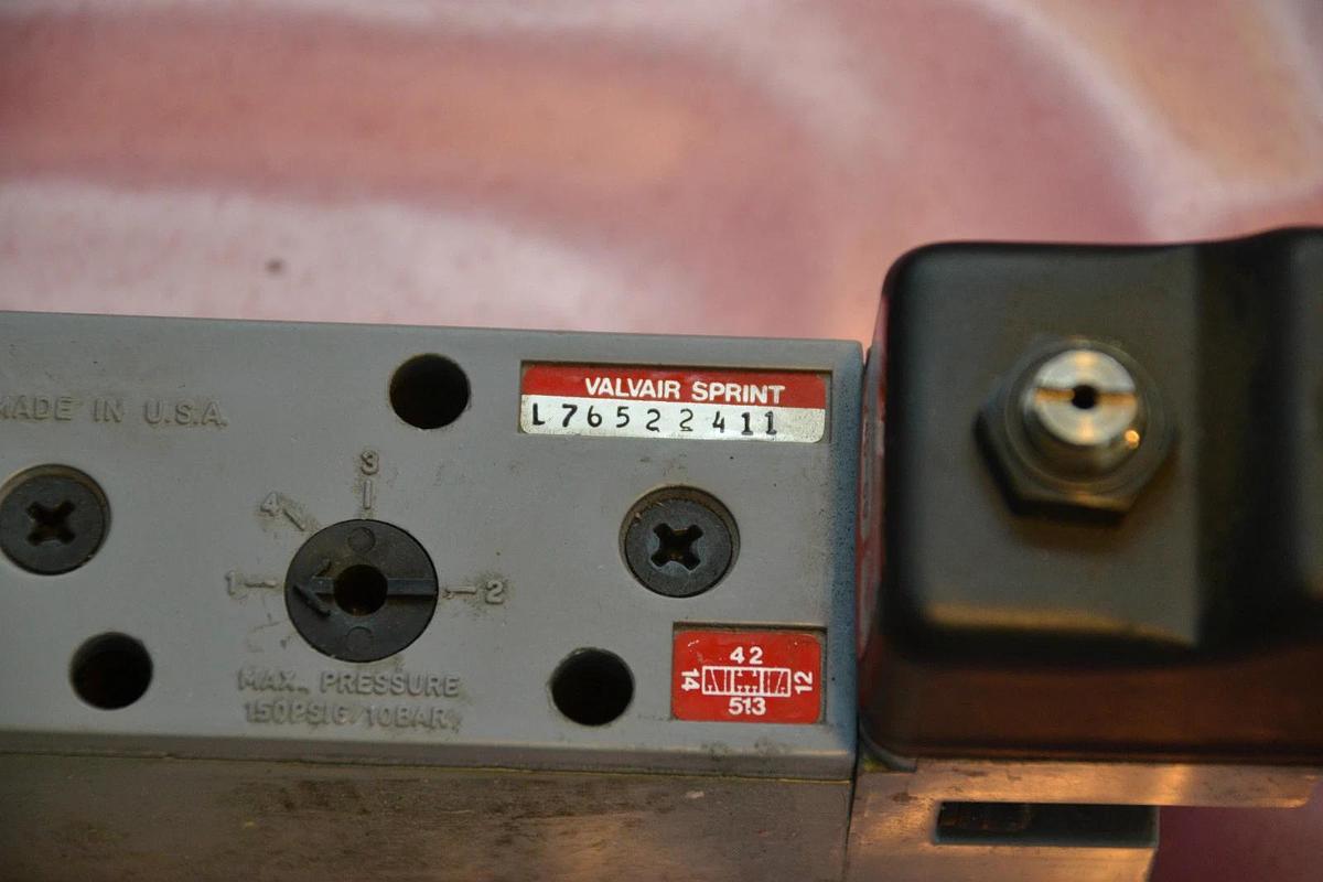 Used SCHRADER BELLOWS VALVE L76522411 240 V 240V 6 WATTS W