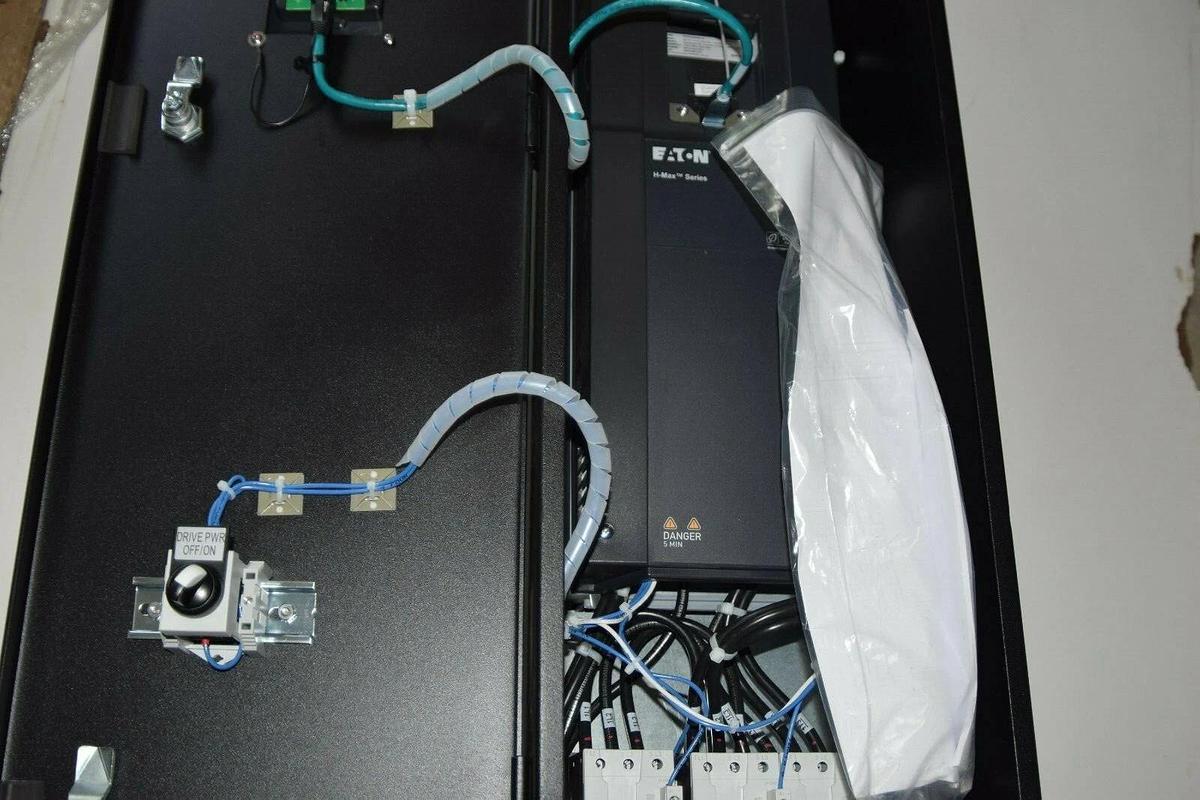 (New) EATON HMX04731NAP6 AC Drive H-Max VFD 208V 15HP 46.2A 15 HP HMX32AG04821-N