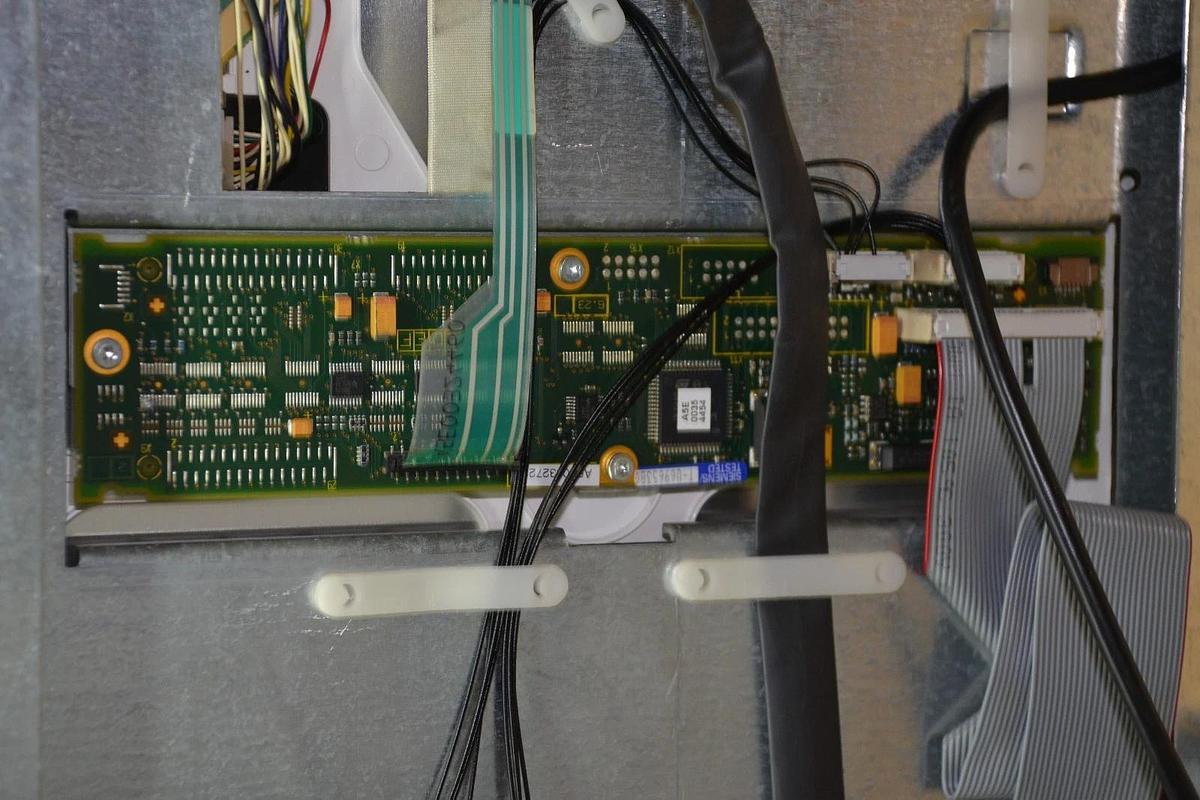 Used SIEMENS SIMATIC TOUCH PANEL 15T 15" Front U284.00.003.210  J515.112N06