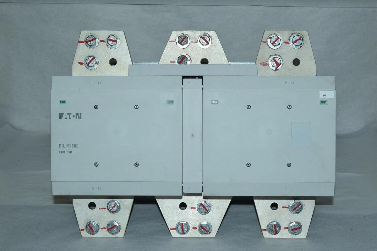 Used Cutler-Hammer Eaton DIL M1600 XTCEC16R  1600AMP  Contactor  DILM1600 XTCEC16R