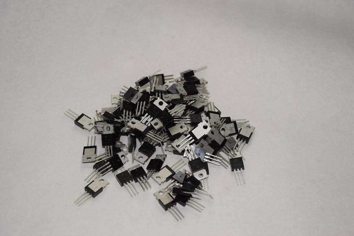 Used (LOT OF 90) FUJITSU BD241B POWER TRANSISTOR