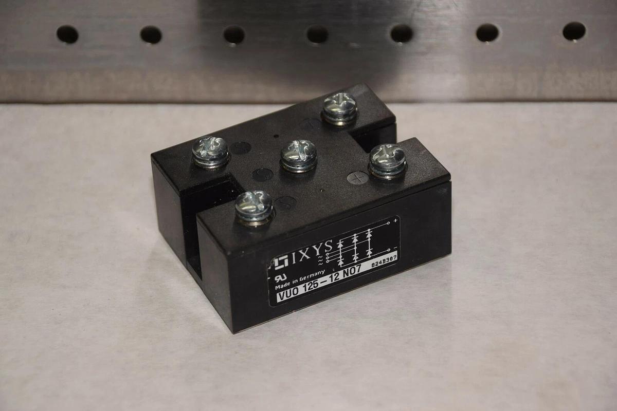 NEW IXYS VU0 125-12 N07 VU0125-12N07 MODULE