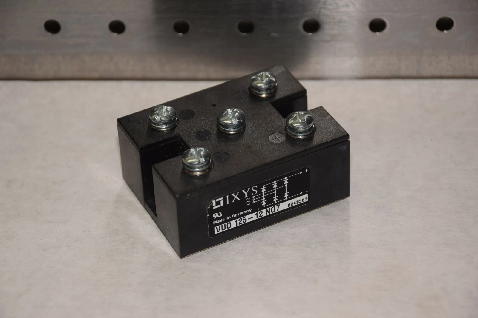 NEW IXYS VU0 125-12 N07 VU0125-12N07 MODULE