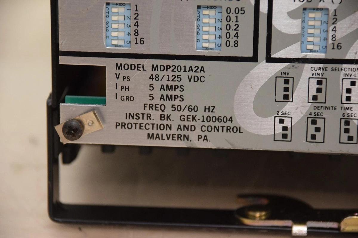 Used GE GENERAL ELECTRIC VOLTAGE RELAY 5AMP 48/125VDC 50/60HZ MDP201A2A