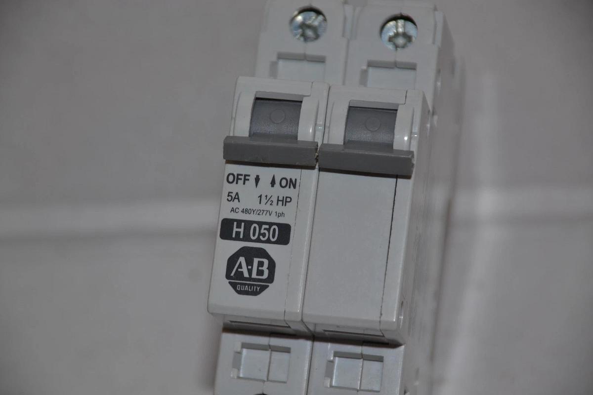 Used Allen Bradley 1492-CB2 H050 H 050 Circuit Breaker 5A 5 A 5 Amp 1 1/2hp 480Y/277v