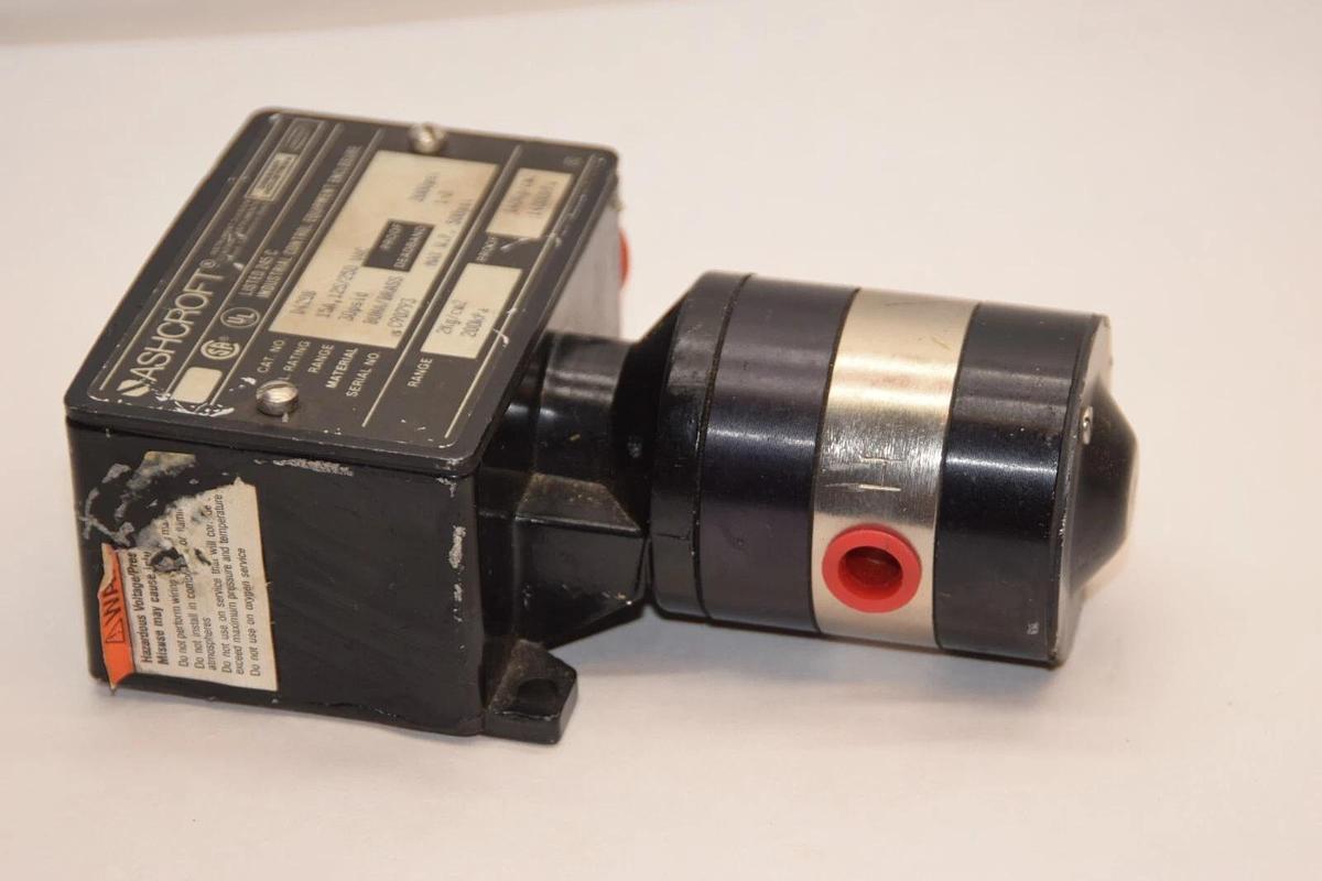 (NEW) ASHCROFT D420B 15A 125/250Vac 30psid 2000psi Pressure Switch