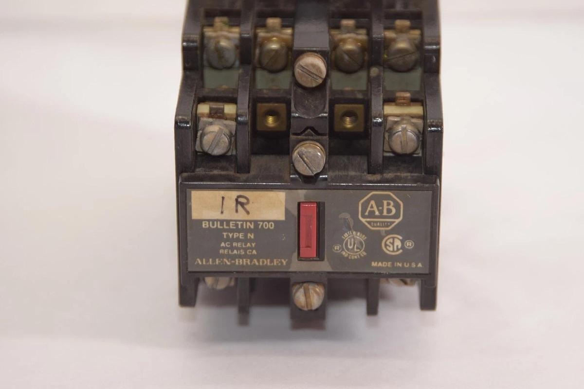 Used ALLEN BRADLEY 700-N400A1 Series C Type N 120V Control Relay W/ 700-NA20 Fnt Deck