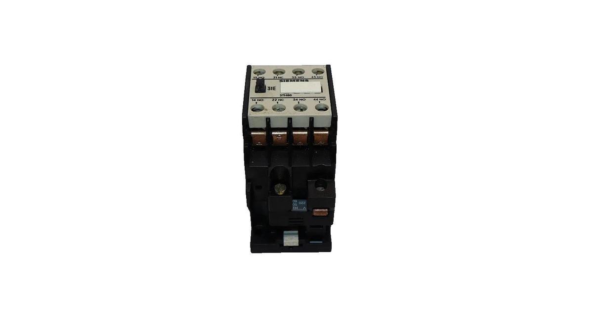 Siemens 3TH80 31-0AN1, 3TH8031 0AN1 220V 50/60Hz Contactor (New)